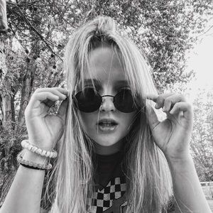 Meet your Posher, Alexandra